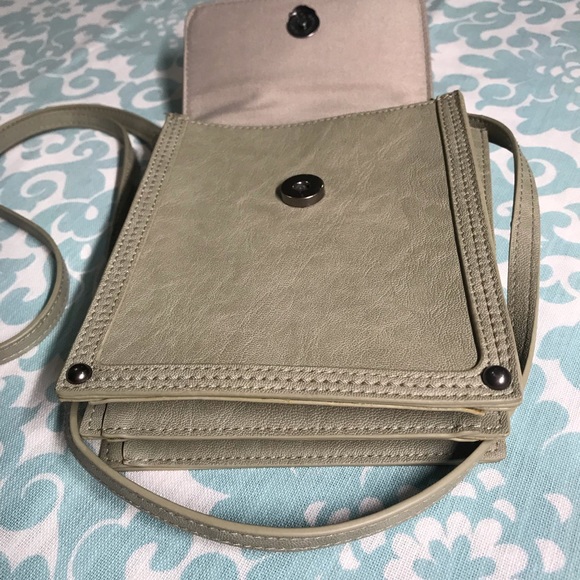 Women’s Universal Thread Crossbody Bag - Picture 6 of 6